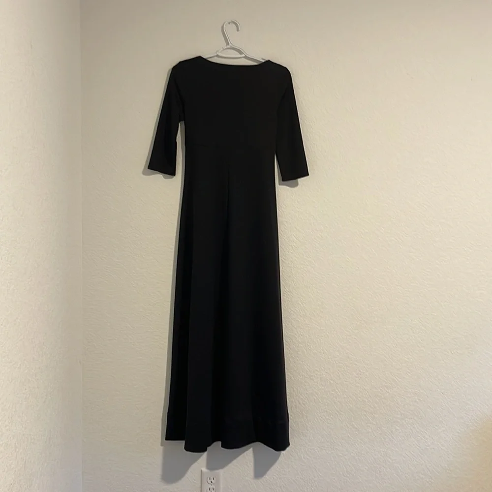 Black Dress - Picture 2 of 4